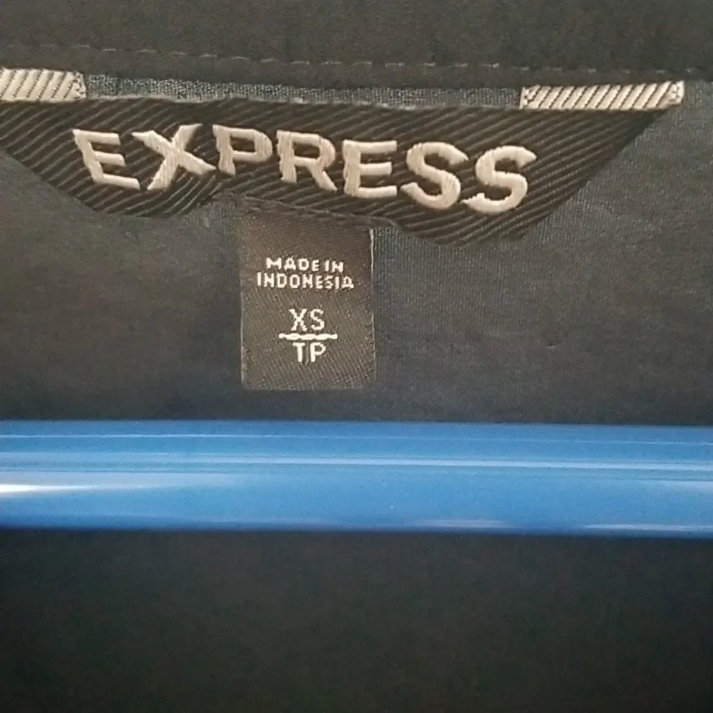 Express 3/4 tab sleeve top